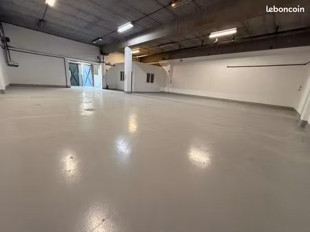 à louer — entrepôt 250 m² avec bureau — drancy (93)