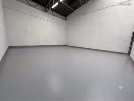 à louer — entrepôt 250 m² avec mezzanine — drancy (93)