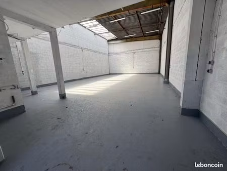 à louer — entrepôt 300 m² — drancy (93)