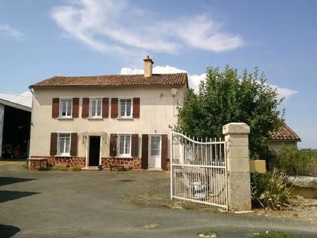vente maison 9 pièces 155 m² civray (86400)
