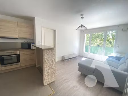 appartement crepy en valois 1chambre / balcon 1 place de parking