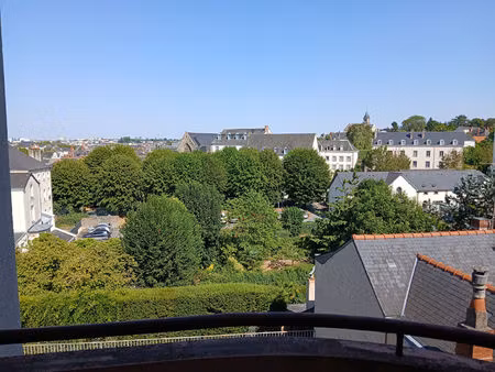 appartement hyper-centre de laval t3 avec balcon