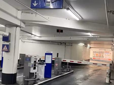 parking a vendre 36 cr saleya  06300 nice