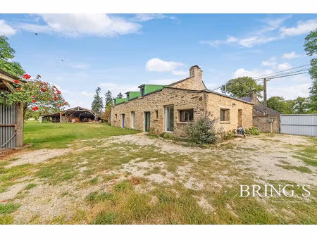 charmante longère en pierre sur près de 9 000 m² de terrain