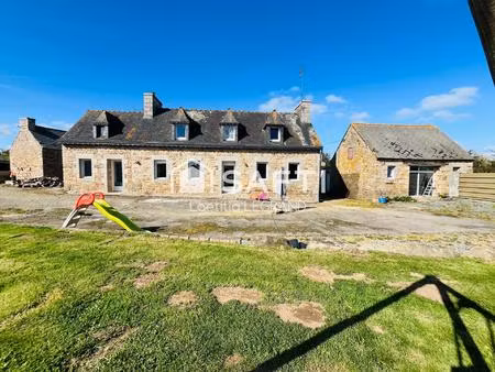 longère en campagne côtes d' armor entre guingamp et lannion