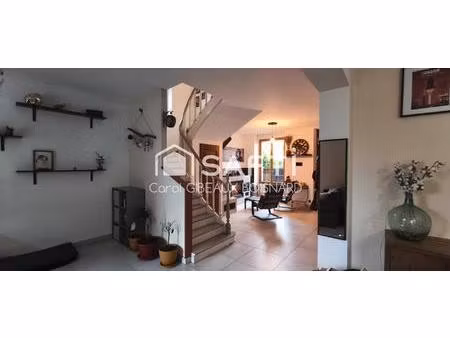 maison bourgeoise en pierre de 9 pièces avec garage et terrain