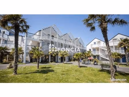 courseulles-sur-mer – t2 avec grande terrasse sud-ouest – vendu meublé