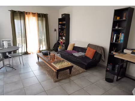 agréable t2 rez-de-chaussée avec petit jardin