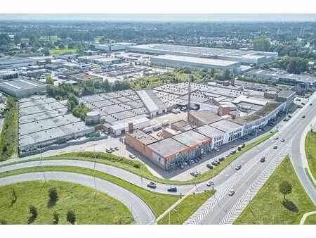 a louer: espace de stockage extérieur à sint-niklaas