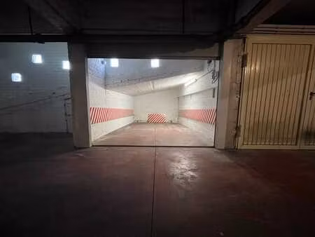 garage à louer à ixelles - emplacement sécurisé