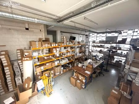 local d'activité 375 m²