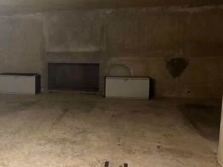 ◊ places de parking sécurisées – métro louis aragon / efrei – idéal investisseur ou réside