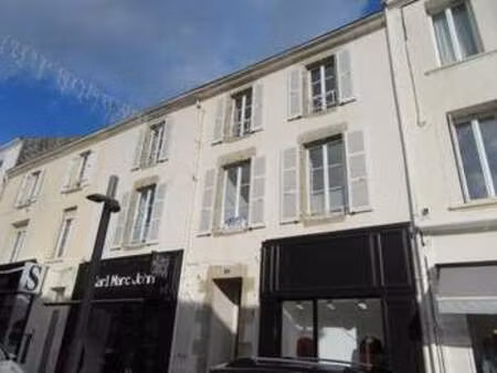 location appartement 2 pièces à la roche-sur-yon (85000) : à louer 2 pièces / 49m² la roch