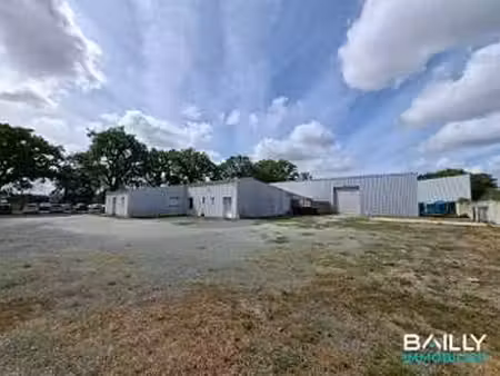 location bureaux et commerces à la chaize-le-vicomte (85310) : à louer / 540m² la chaize-l