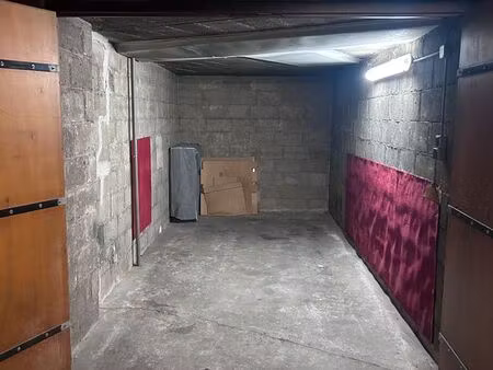 box garage individuel fermé dans résidence sécurisée