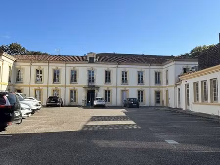 t3 duplex 70 m² clim + terrasse 25 m² + parking - agen centre