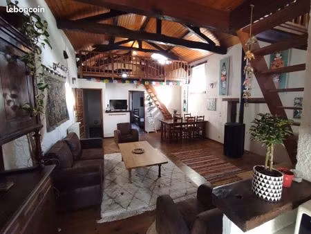 location t2 bis meublée au mois