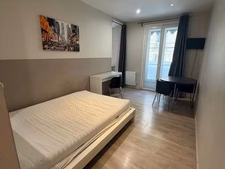 bellecour grand studio meublé