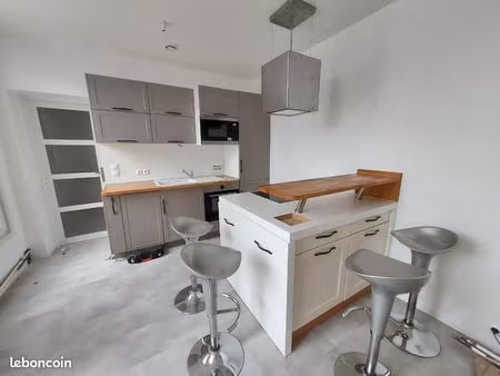appartement meublé à l’année 2 chambres – 52 m²
