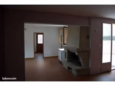 loue maison de ville t31/2 evron centre ville