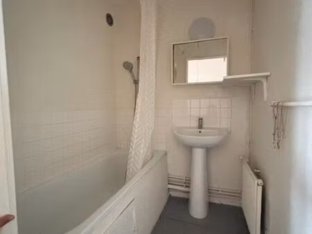 studio 1 pièce 27 m²