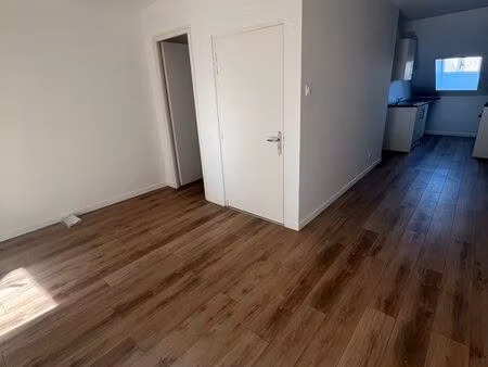 t2 65m² standing rénové centre seurre — cuisine équipée — dispo imm
