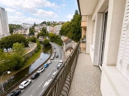 à louer – grand appartement t4 de 110 m² avec parking couvert  cave et balcons – tulle