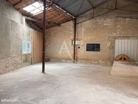 parking/box 186 m² pont l abbe d arnoult