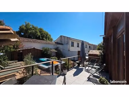 maison de ville bourgeoise avec dépendances et piscine