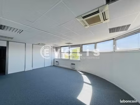 bureaux 128 m²
