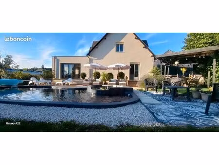 villa avec piscine et jacuzzi