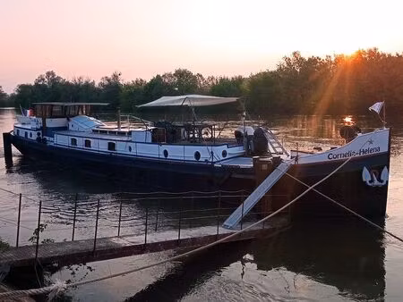 insolite : bateau habitable historique “cornélia helena” – prête à vivre
