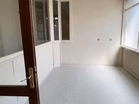 cession de droit au bail – local professionnel de 12 m²