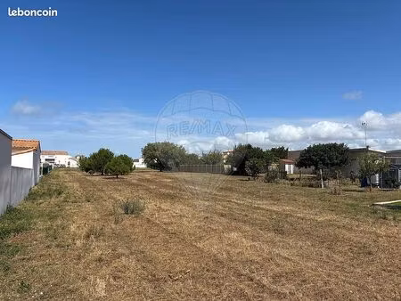 terrain 2 466 m² meschers sur gironde