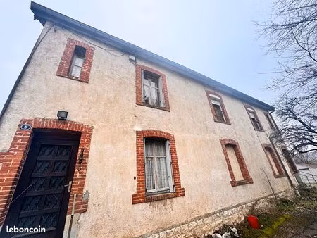 immeuble 10 pièces 162 m²