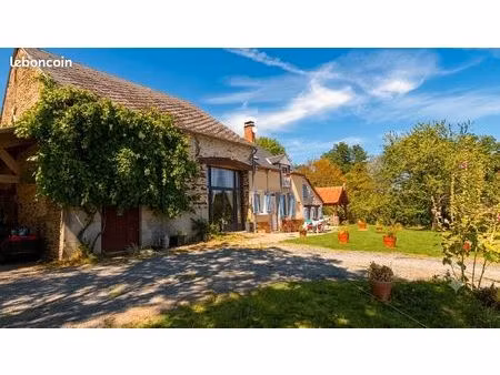 longère 4 pièces 147 m²
