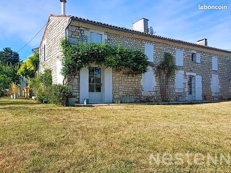 maison 9 pièces 299 m²