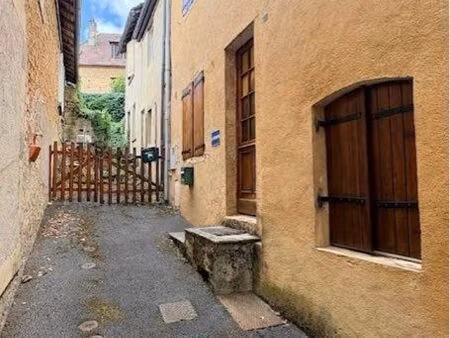 maison de ville 40 m² – centre historique de sarlat-la-canéda – investissement locatif