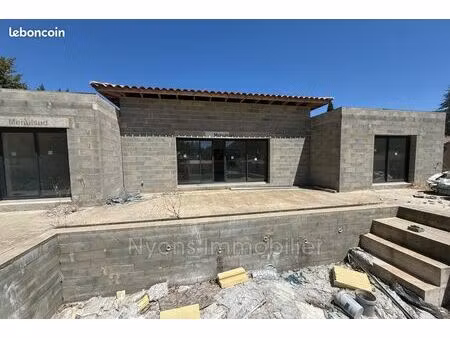 villa 5 pièces 157 m²