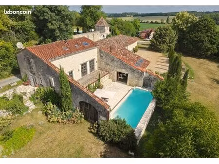 propriété 6 pièces 224 m²