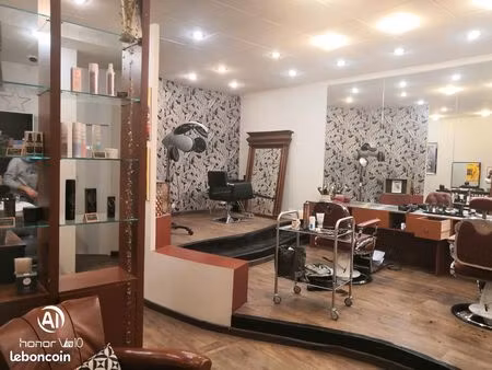 salon de coiffure prêt à fonctionner 390 /mois