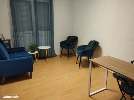 joli bureau a sous louer dans cabinet paramedical