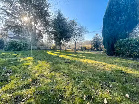 terrain 746 m² querrien