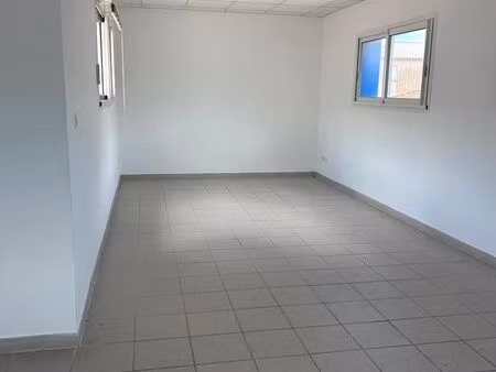 bureau commercial 47m²