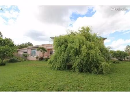 villa 5 pièces 150 m²