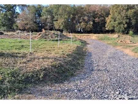 terrain constructible 1257 m² (sur 2342 m² total) – calme  plein sud  vue dégagée
