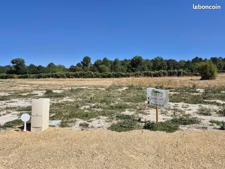 terrain 1 600 m² pompejac