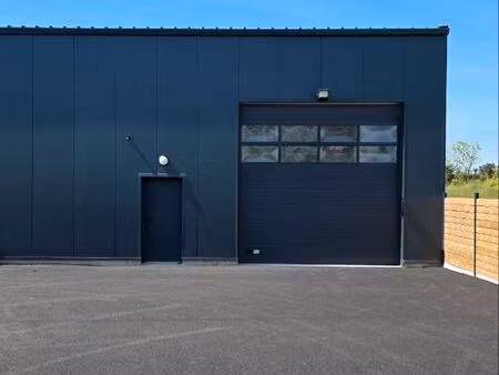local commercial / dépôt
