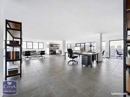 local bureaux 195 m²