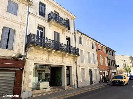 ensemble immobilier de caractère – habitation + local professionnel + garage